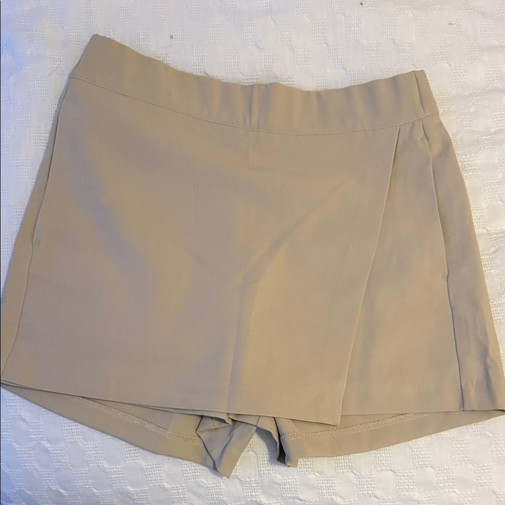 Frank & Oak Women's Beige Skort